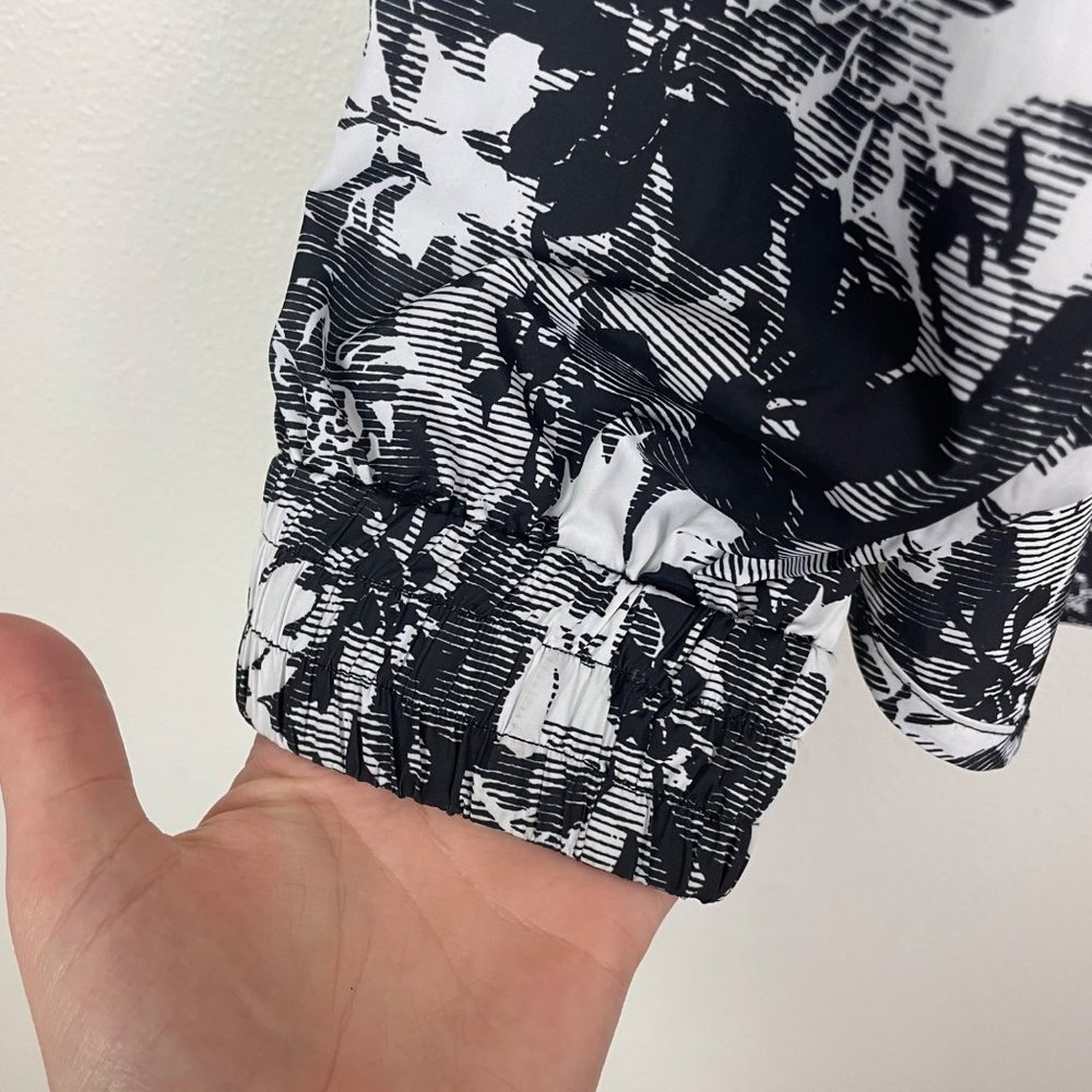 Ivy Park Womans S Black and White Floral Long Sleeve Hooded Windbreaker Pullover - Picture 8 of 11